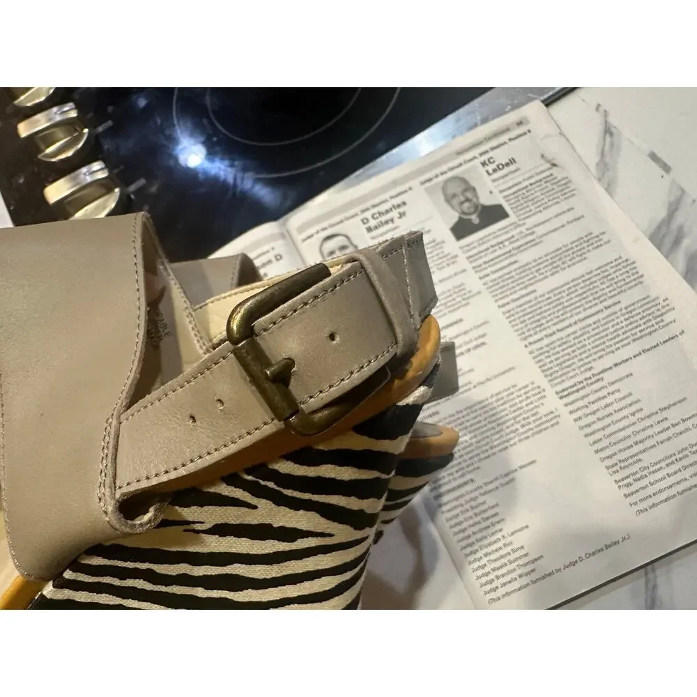 Nine West Wedge Sandals Size 8.5 - Zebra Print